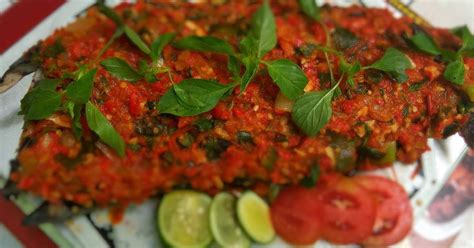 Bakar ikan dengan arang tanpa digoreng dan olesi dengan bumbu margarin sesuai selera. Resep Ikan Bakar Rica ala Manado oleh Dewi Ratna - Cookpad