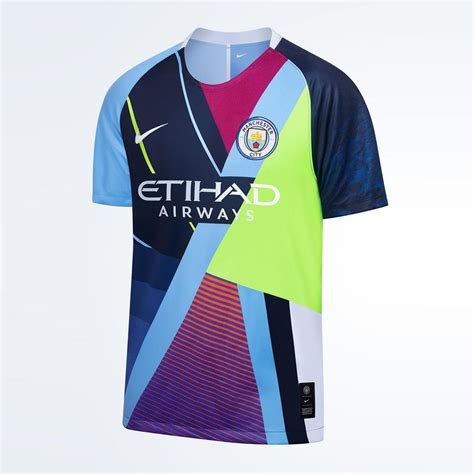 Tons of awesome manchester city logos wallpapers to download for free. Celebration: Camisa mashup do Manchester City 2019 Nike ...