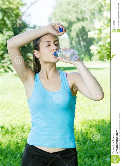 Fitness Girl Drinking Water Stock Images Image 32147444