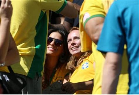 Tottenham defender juan foyth has signed a new deal at the club and will spend next season on loan at villarreal. Neymar's girlfriend Bruna Marquezine attracted plenty of attention during Brazil v Chile ...