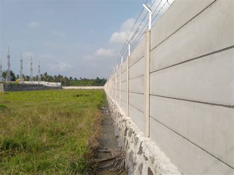 Harganya pun cukup bersaing dan awet. Jasa pasang pagar beton Lampung borongan - HargaJasa.com