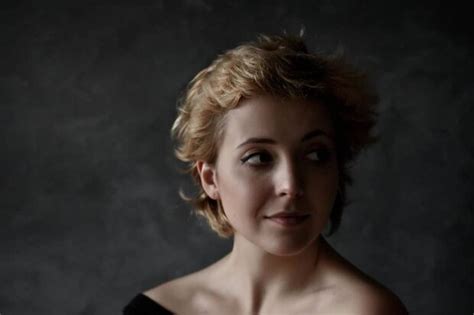 Její matka je česká herečka a moderátorka dagmar patrasová, otec český saxofonista a hudební skladatel felix slováček. Konec léčby: Anna Slováčková potvrdila zprávu o svém ...