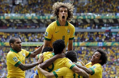 يغيب لاعب وحيد عن منتخب البرازيل للإصابة، هو نجم باريس سان جيرمان نيمار بسبب الإصابة الأخيرة التي تعرض لها في مباراة قطر. بالصور ... البرازيل تتغلب بهدف نظيف علي أسبانيا في نهائي ...