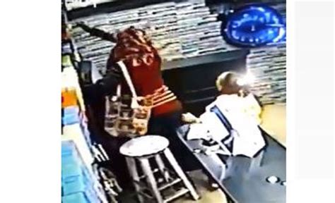 فتاة تستخدم طفلة في تنفيذ سرقة داخل محل للهواتف المحمولة فيديو المدينة نيوز