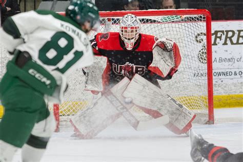 Unb Mens Hockey Team Wins 30 Consecutive Games For Perfect Regular