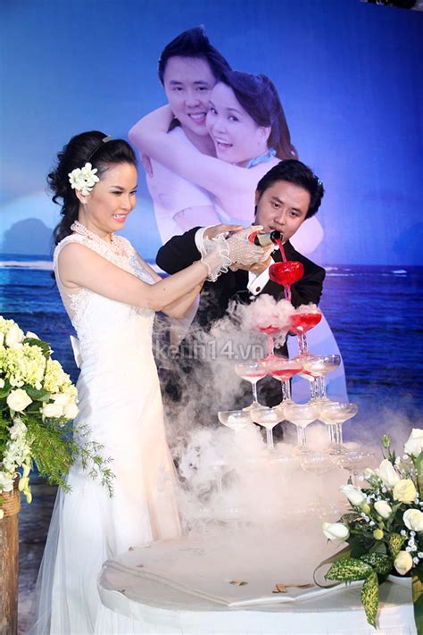 Đây là một trong những nhóm nhạc nữ lâu đời nhất việt nam. Đám cưới đậm chất "biển" của Thu Ngọc (Mây Trắng)