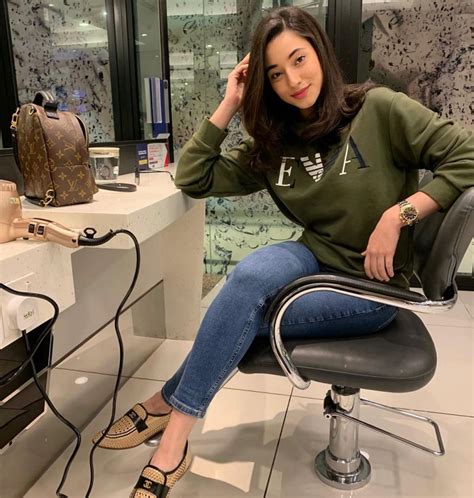 Jerawat yang di picit akan meninggalkan parut yang mencacatkan di bahagian muka dan boleh membuat seseorang kelihatan murung, tidak bersemangat serta hilang keyakinan diri. #FabulousMUA Kongsi Petua Cantik Yang Sama, Patutlah Kulit ...