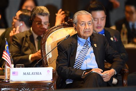 Why did malaysia's prime minister just resign? Ultimate Game of Thrones in Malaysia | The Interpreter