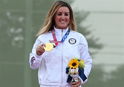 Us Army First Lt Amber English Sets Olympic Record Wins Gold Medal