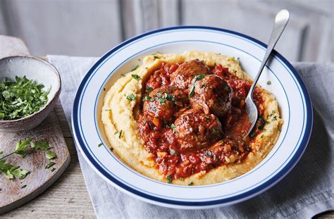 10 Marvellous Meatball Recipes Meatball Dishes Tesco Real Food