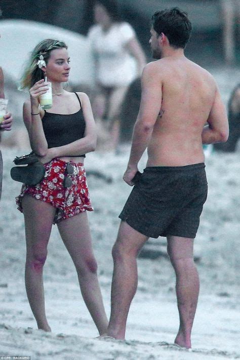 Margot Robbie On Vacation 2018 Hermosas Curvas Modelos Fotos De Famosos