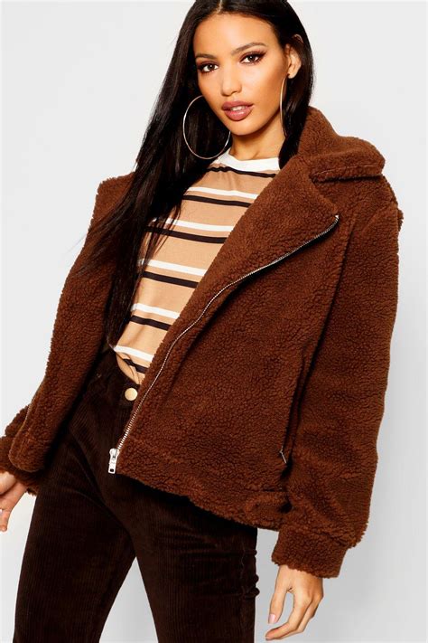 How To Style A Teddy Coat 9 Outfit Ideas For This Fallwinter