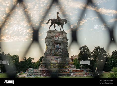 Gated Monument Of Confederate General Robert E Lee On His Horse