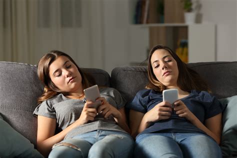 Teen Phone Use Impact On Mental Health Parentology