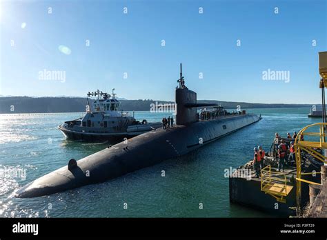 Uss Maine Ssbn 741 Hi Res Stock Photography And Images Alamy