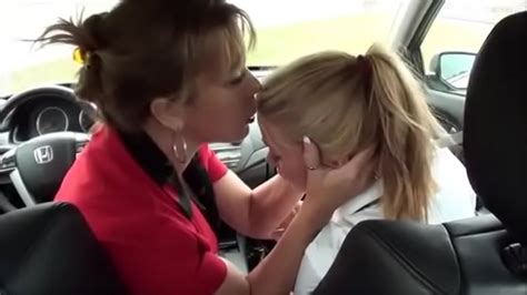 Mamá He Hand Tienen Sexo En El Auto Andtabooand