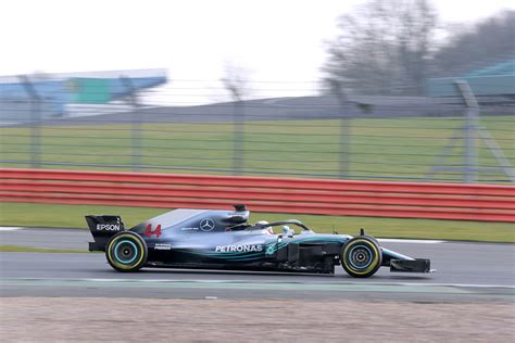 2018 Mercedes W09 F1 Car Launch Pictures