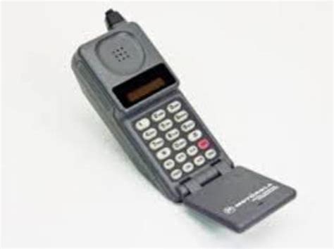 El grupo industrial alemán siemens vendió su deficitaria división de móviles, con 10.000 empleados en todo el no obstante, benq no adquirirá el área de teléfonos fijos sin cable de siemens, por lo que. 1990 timeline | Timetoast timelines
