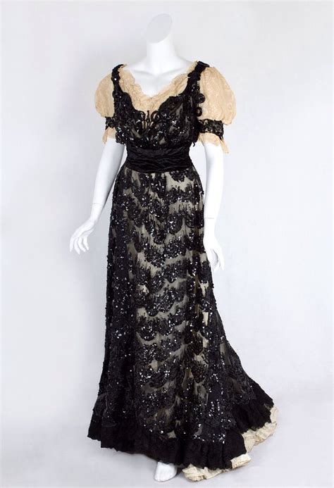 Love This Shape Victorian Evening Gown Historical Dresses Vintage Gowns