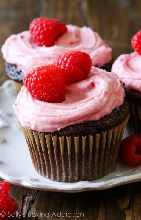 Chocolate Cupcakes With Creamy Raspberry Frosting Sallys Baking Addiction