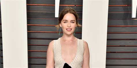 Emilia Clarke Rocks Deep Plunge At Vanity Fair Oscar Party Oscars Oscars Parties