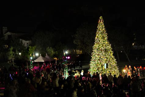 Annual Christmas Tree Lighting Samlarc