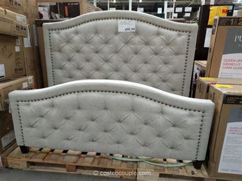 19 results for upholstered king bed. Pulaski Furniture Upholstered Queen Bed