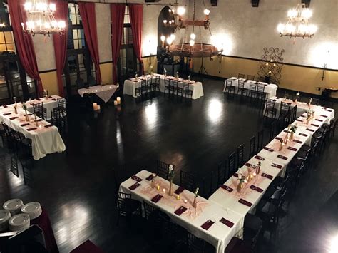 A Cozy And Intimate Wedding Reception Layout Utilizing Rectangle Tables And With Huge Dance
