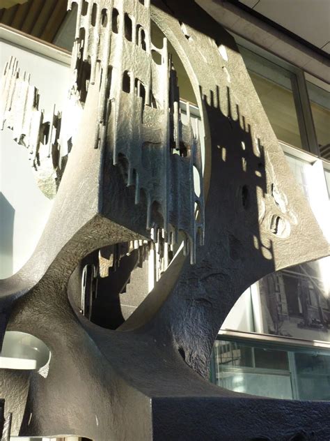 From wikipedia, the free encyclopedia. Sydney - Australia: Reserve bank Sculpture