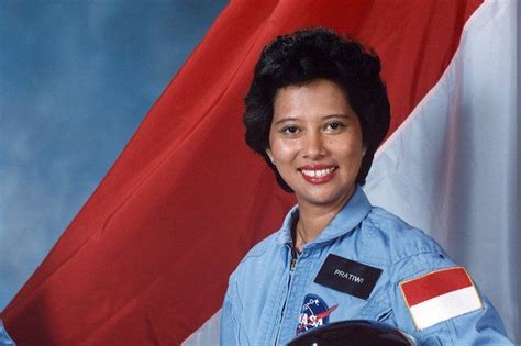 Siapa Astronot Indonesia Pertama Ini Kisah Dan Profil Pratiwi Sudarmono