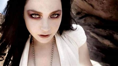 The Eyes Of Amy Lee Hello Evanescence Youtube