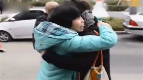 华裔女孩千里迢迢回来中国寻亲，再见亲生母亲哭成泪人腾讯视频