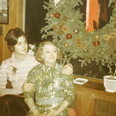 Bette And Her Daughter Margot Photographed For Christmas Circa 1972 Bette Davis Bette