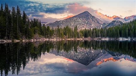 1600x900 Bear Lake Reflection At Rocky Mountain National Park 4k