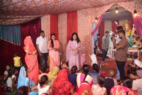 मां के पंडालों में पहुंची mic मेंबर रीता सिंह गेरा शहर की खुशहाली के लिए मांगा आशीर्वाद समिति