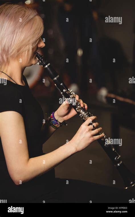 Clarinet Instrument Female Hi Res Stock Photography And Images Alamy