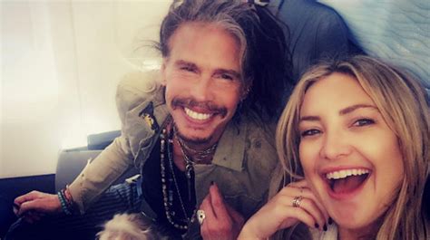 Kate Hudson And Steven Tyler Were Adorable Seat Mates On An Airplane Entertainment Tonight