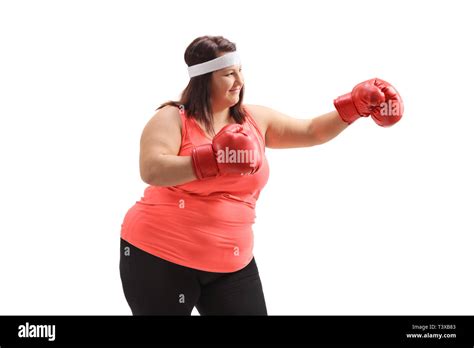 Chubby Mujer Practicar Boxeo Aislado Sobre Fondo Blanco Fotograf A De Stock Alamy