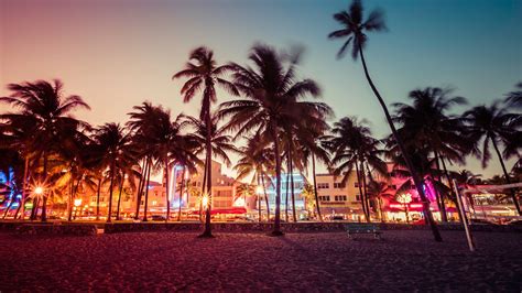 Police Shoot Pepper Balls At Miami Beach Crowd As Spring Break Starts