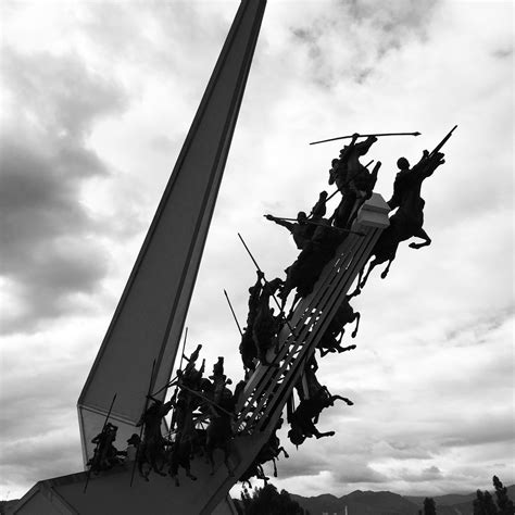 Monumento A Los Lanceros Pantano De Vargas Pantano Monumento Batallas