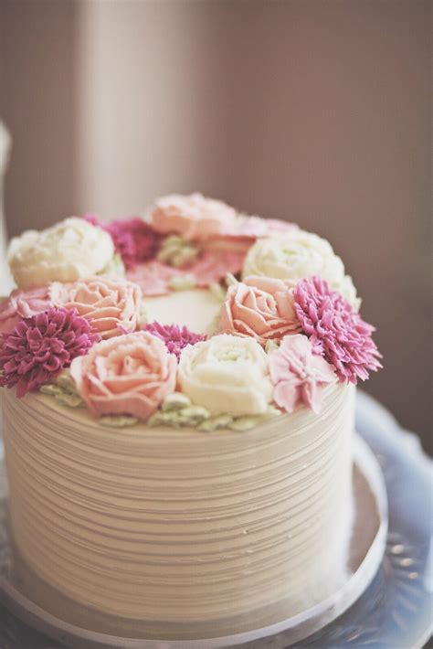 These tasteful and carefully piped floral buttercream are perfect for a doorgift or setup for a pastel party theme. My Sweet & Saucy My Sweet and Saucy | Elegant birthday ...