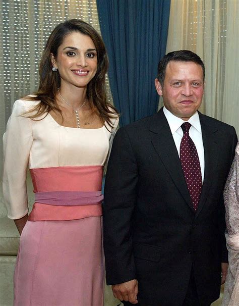 Queen Rania Of Jordan And King Abdullah Ibn Hussein Ii In 2020 Queen Rania Fashion Leather Skirt