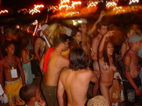 Naked Crowd Nude Porn Xxx Pics