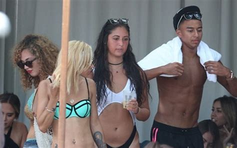Pictures Man United Star Parties With Smoking Hot Models In Miami