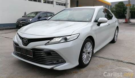 toyota camry 2019 white color