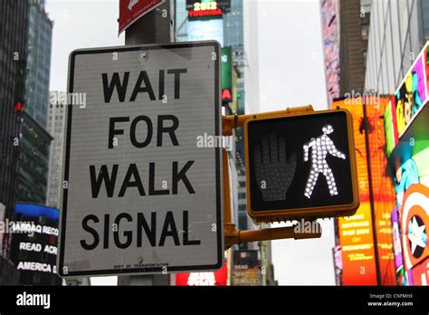 Pedestrian Crossing Sign New York Hi Res Stock Photography And Images