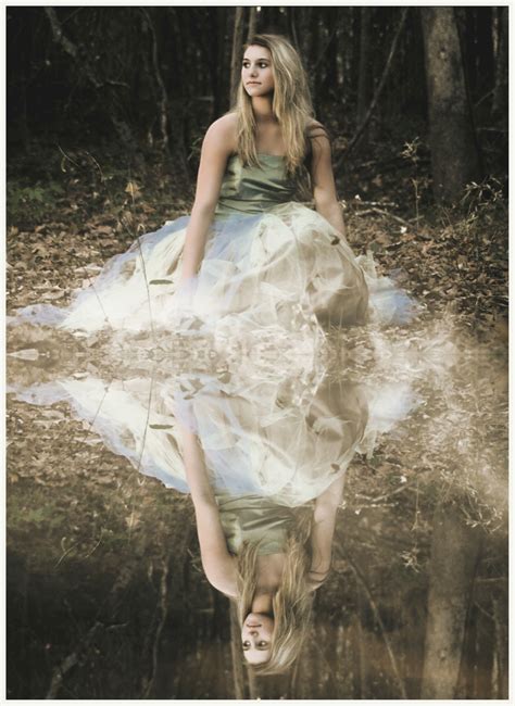 图片素材 性质 森林 户外 女孩 秋季 肖像 模型 年轻 弹簧 反射 时尚 服装 树木 连衣裙 姿势 性感
