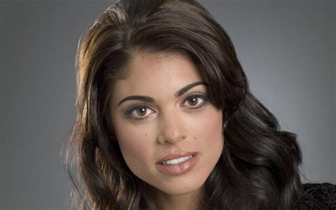 Lindsay Hartley Profile BioData Updates And Latest Pictures