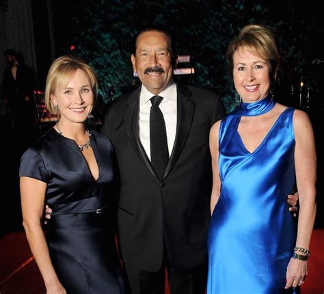 Gala On The Green Heats Up An Otherwise Chilly Night With Nearly 1 Million For Discovery