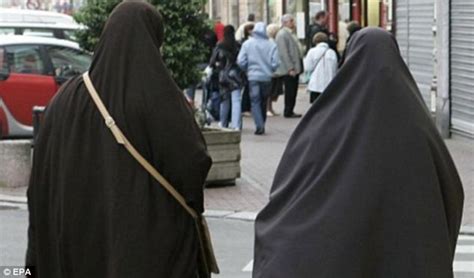 Frances Burkha Ban Sparks Violence Across Paris After Police Try To Arrest Woman For Wearing A
